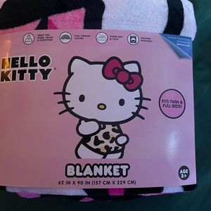 Brand new hello kitty blanket !!!